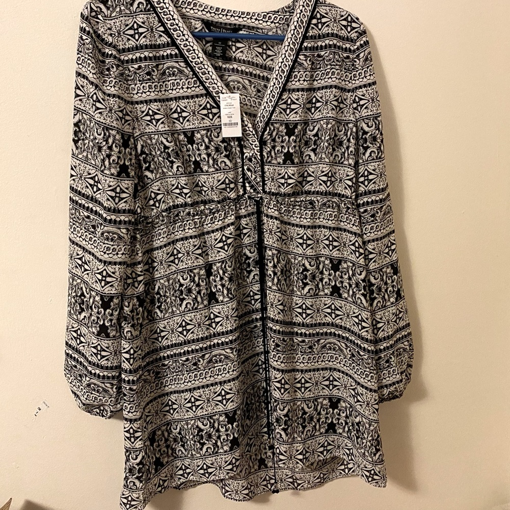 White House Black Market top size 12